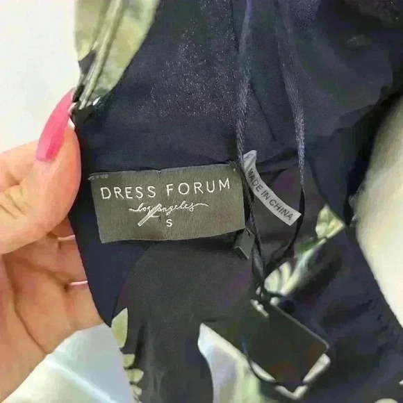 Floral leaf summer dress NWT, Size small - Picture 8 of 8